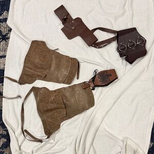 Brown Leather Renaissance Waist Belt Set Shouler pouldrons